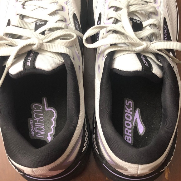 Brooks Adrenaline GTS Shoes - Light Gray, purple, and black - Picture 2 of 5